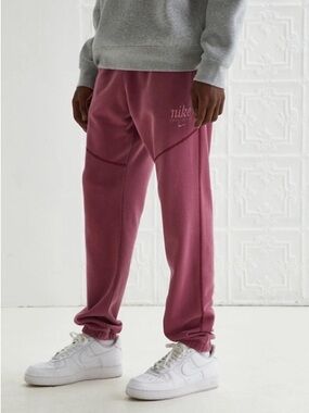 Nike Sportswear Club Cuff Track Pant Plum Color Size Large